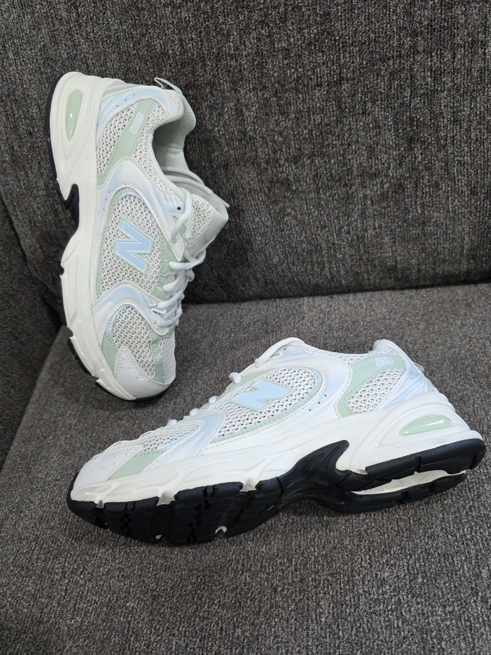 New Balance Women's White & Mint Lightweight Running Sneakers - Picture 4 of 10